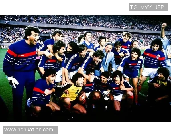 80年代足球传奇人物风采回顾 经典球星瞬间重现荣耀时光 80年代足球传奇人物风采回顾 经典球星瞬间重现荣耀时光